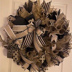 Elegant Black and Tan Everyday Wreath